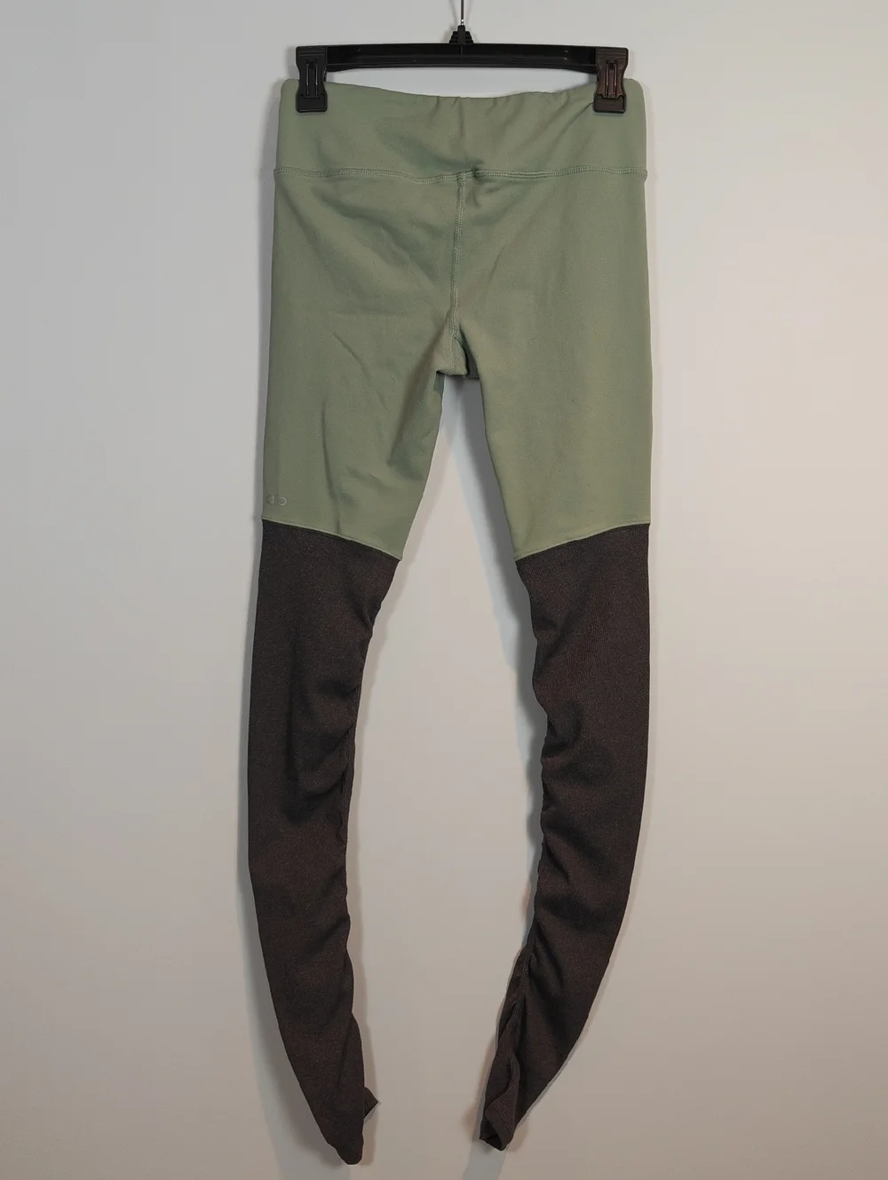 ALO YOGA Goddess Ribbed Leggings in Sage and Stormy Heather Size Small